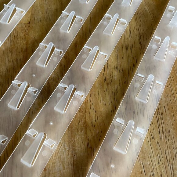 10-piece plastic hanging merchandise display strips w/hooks - Picture 2 of 4